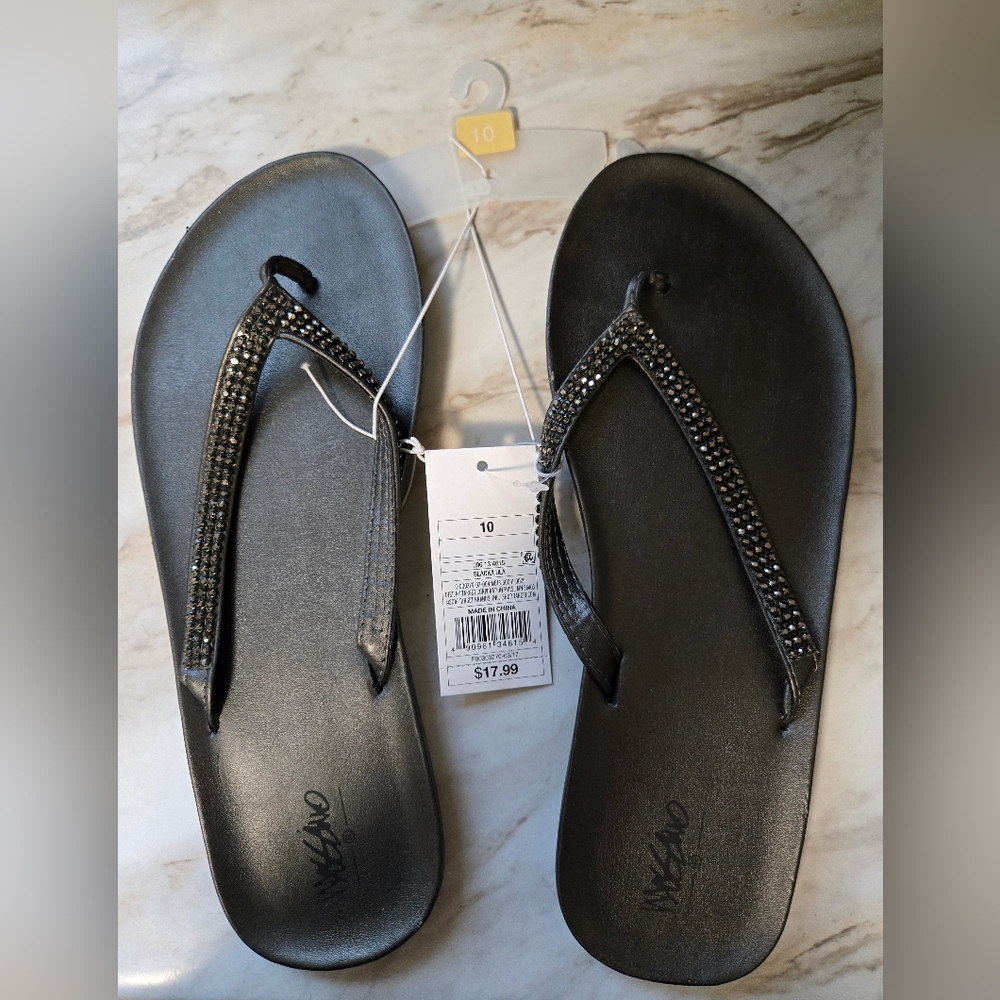 Mika Yoga Wear Black Studded Sandals
